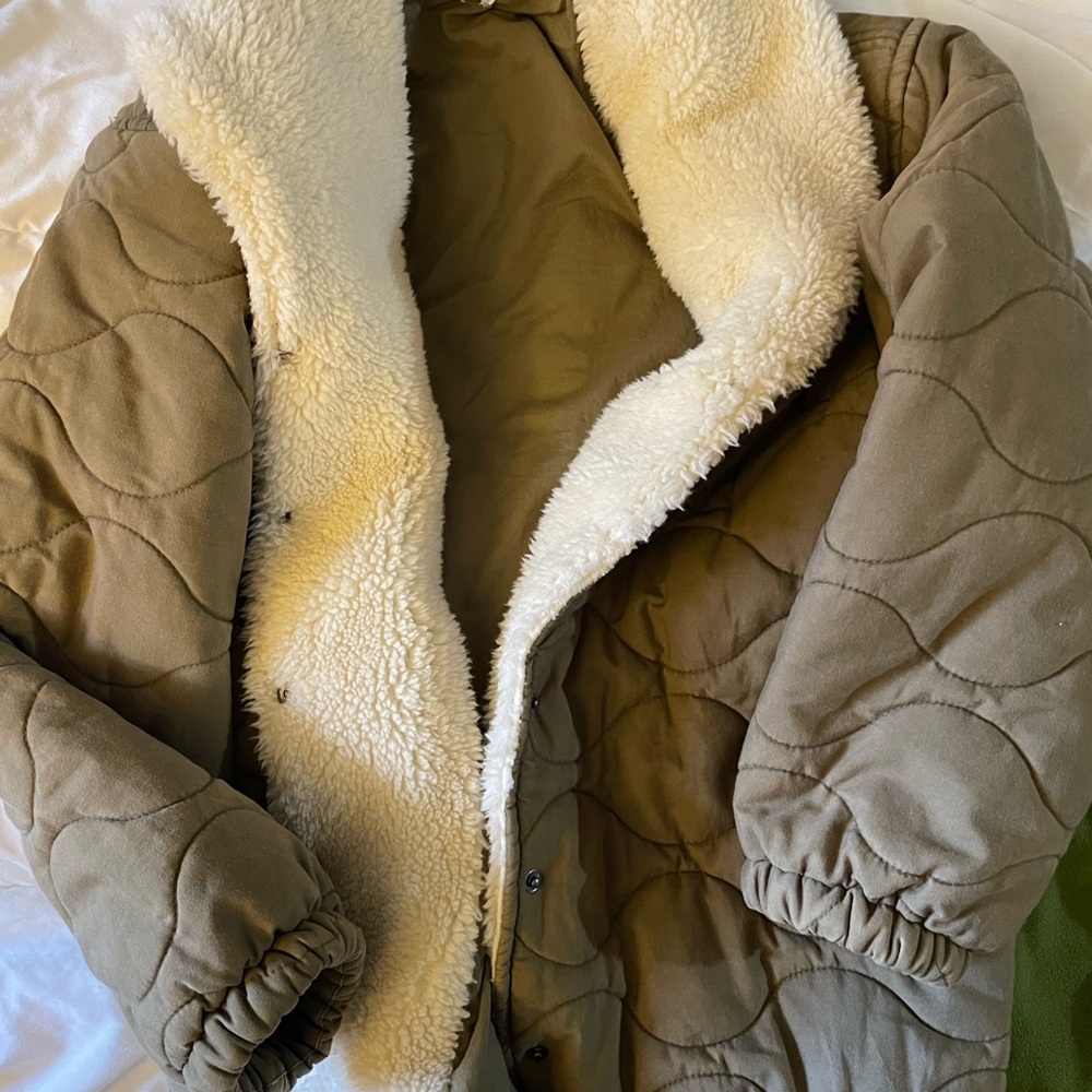 Cozy Olive Green Quilted Jacket with Cream Lining